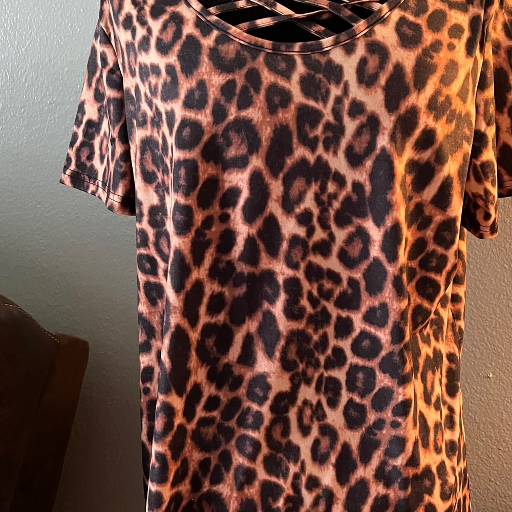 Cross cross necked top